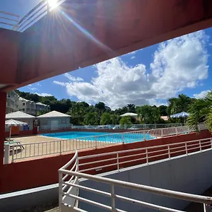  Appartement Paisible Avec Piscine, Pas Loin De La